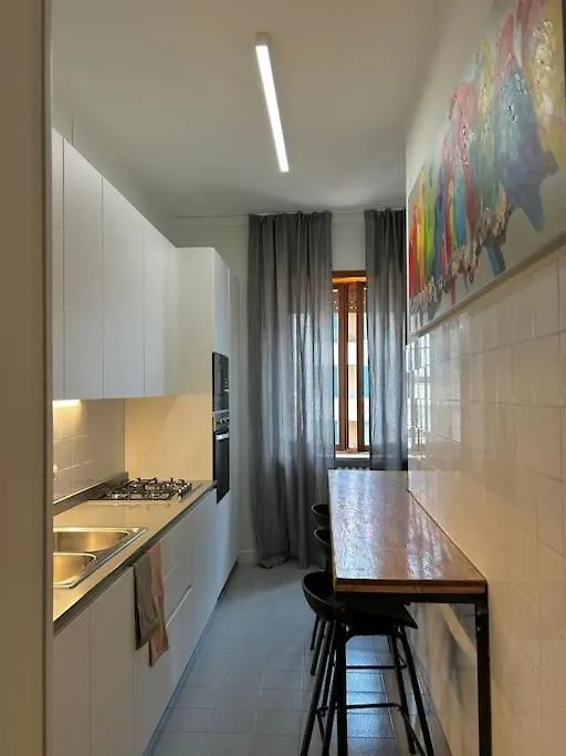 ורונה Porta Vescovo Apartment Stylish Close To Downtown 0*,  איטליה